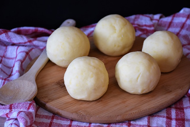 Inspirujte se recepty na bezlepkové plněné bramborové knedlíky od zkušených šéfkuchařů
